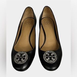Tory Burch Liana Leather Pumps Shoes  BLACK Crystal Logo 6.5 M